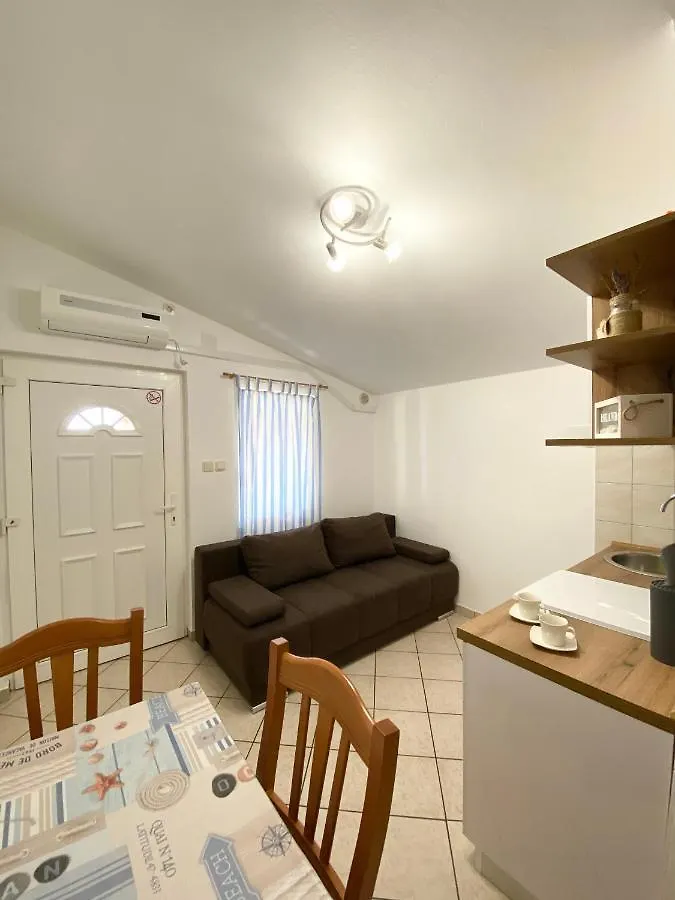 Apartments Lucmar Vir 0*,  Kroatien